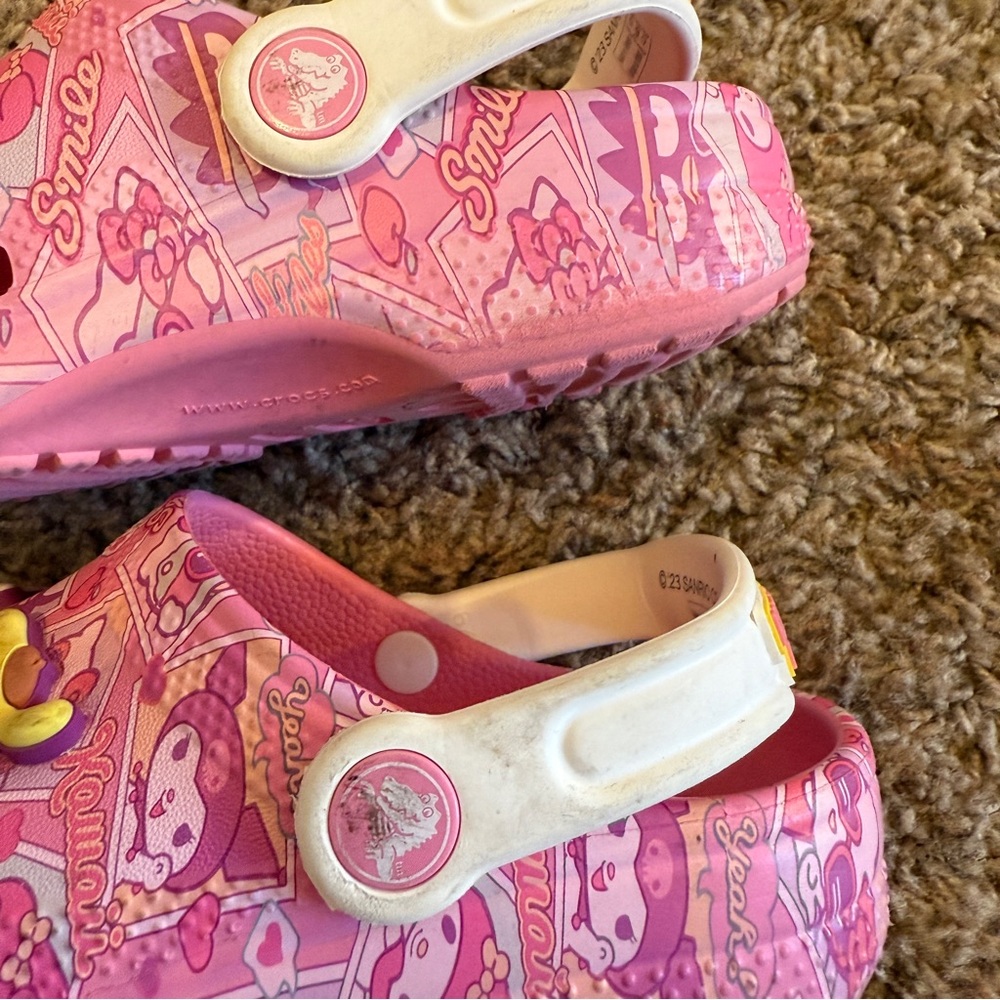 Hello kitty crocs - Picture 6 of 13